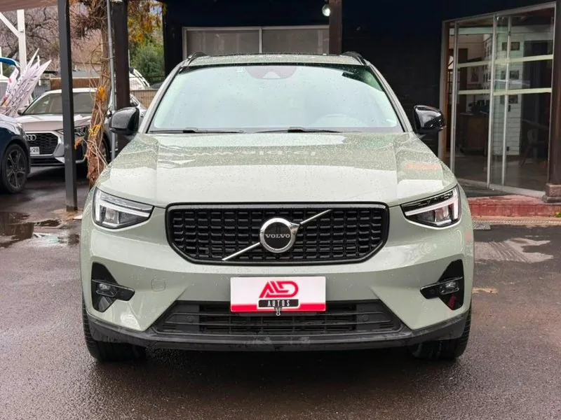 Volvo XC40 T5 HYBRID R DESING 1.5T foto 2