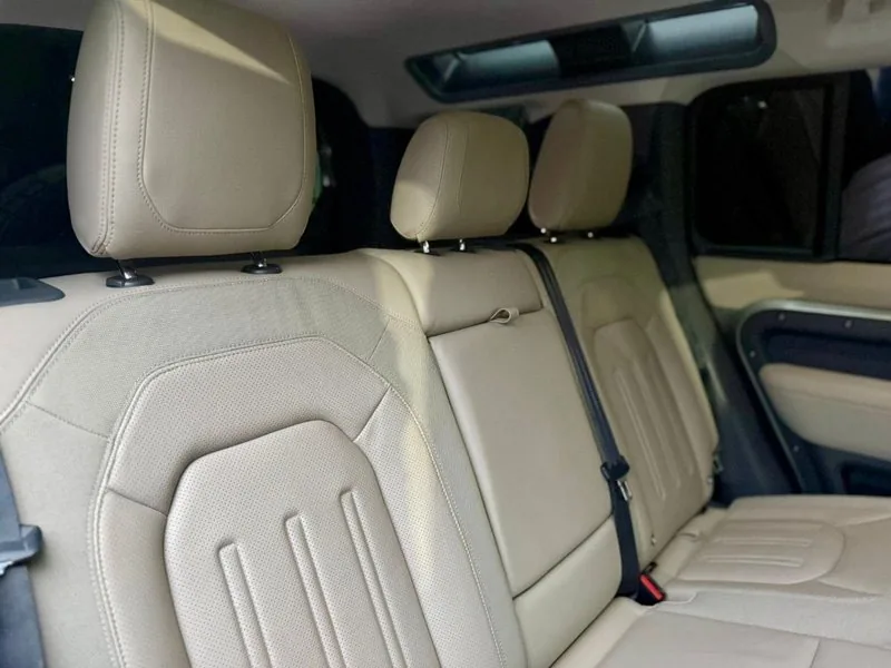 Land Rover DEFENDER 110 FIRST EDITION foto 18