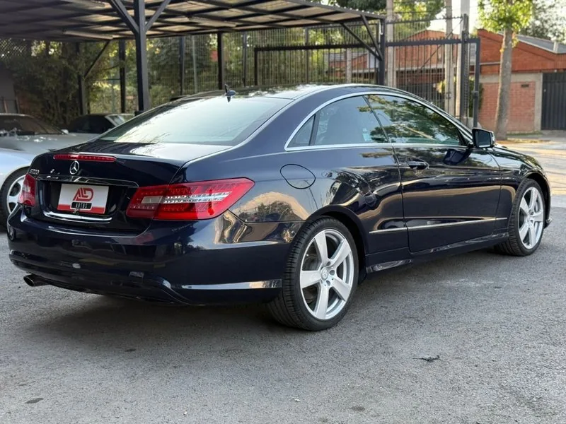 Mercedes-Benz E200 COUPE 2.0 TURBO foto 4