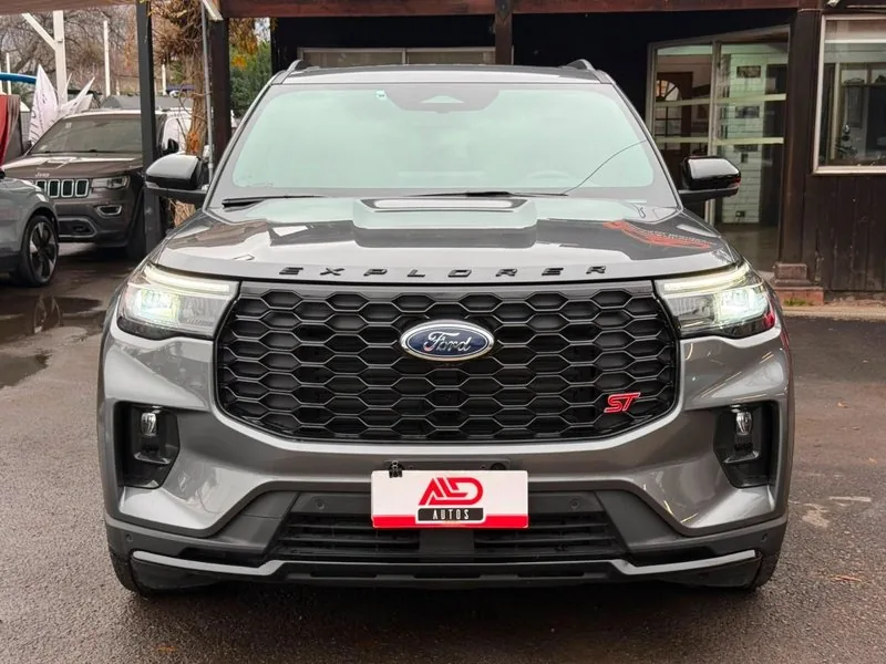 Ford EXPLORER ST 3.0 BITURBO AWD foto 2