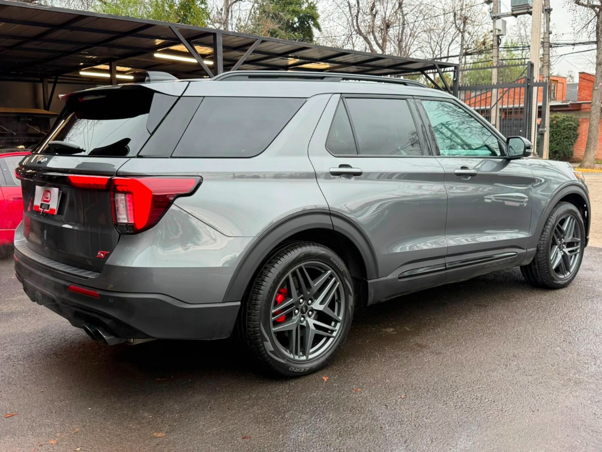Ford Explorer ST foto 7