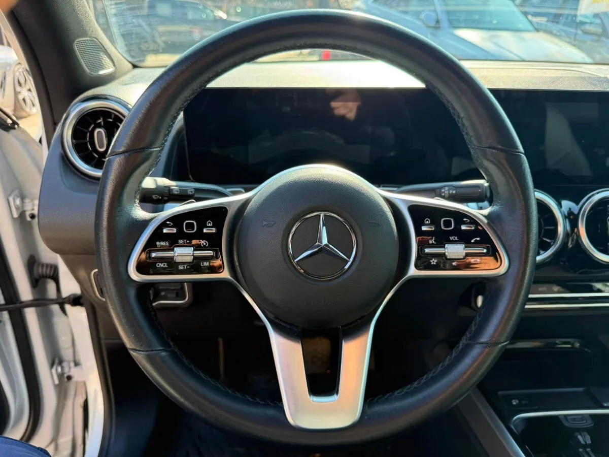 MERCEDES-BENZ GLB 200 foto 11