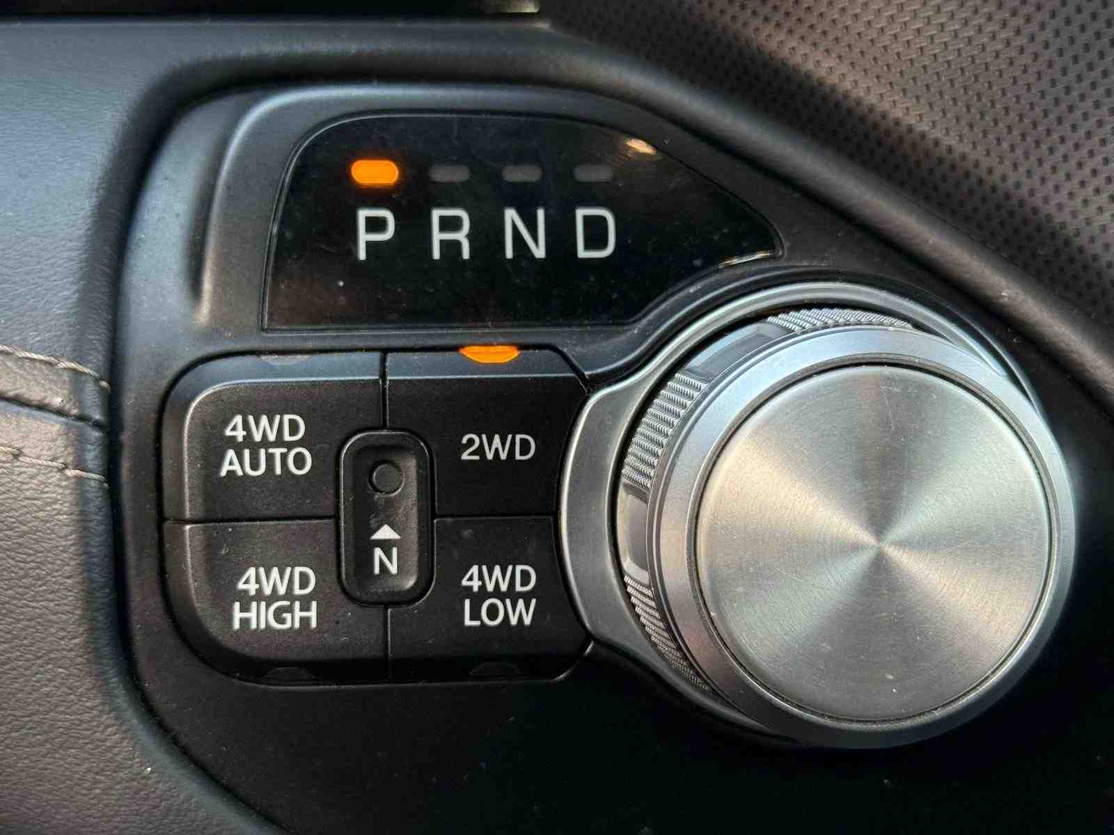 RAM 1500 Limited 4x4 foto 9