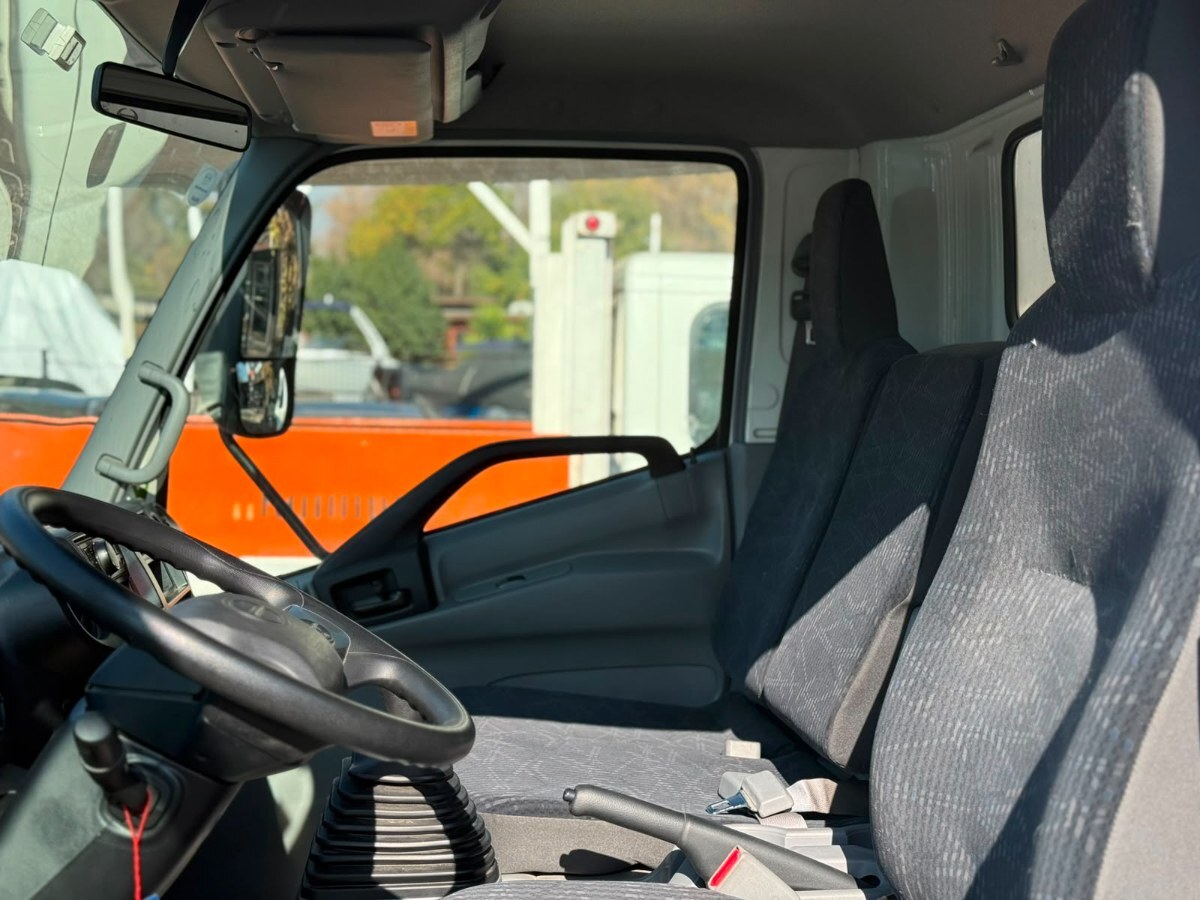 Hino XZU Carrozado foto 16