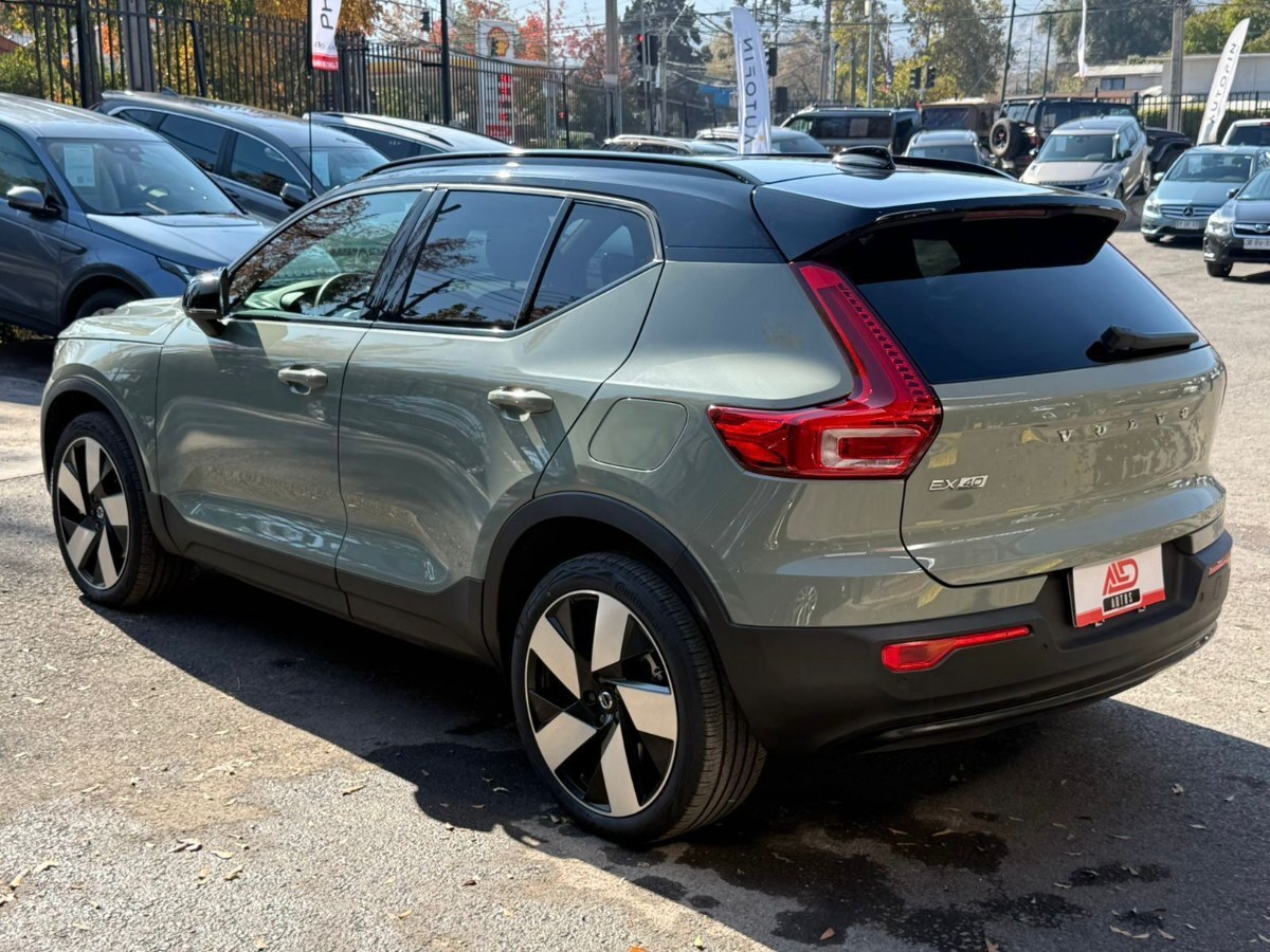 VOLVO EX40 foto 7