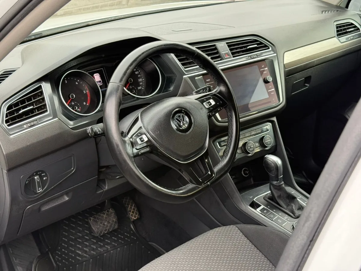 VOLKSWAGEN TIGUAN TDI 4X4 7A 4MOTION foto 8