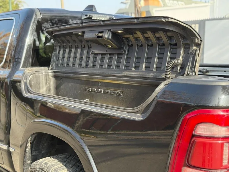 Ram 1500 LIMITED 4X4 foto 8