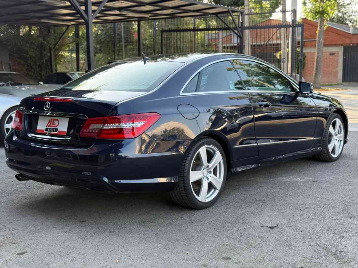 Mercedes-Benz E200 Coupe foto 4