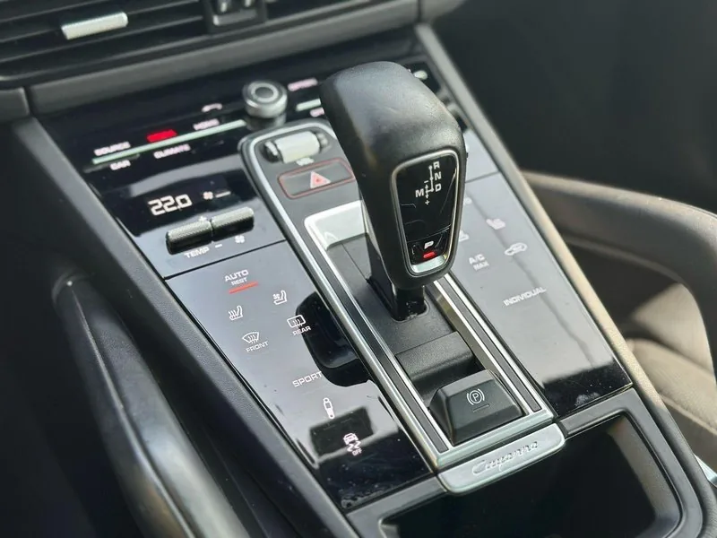 Porsche CAYENNE TURBO foto 17