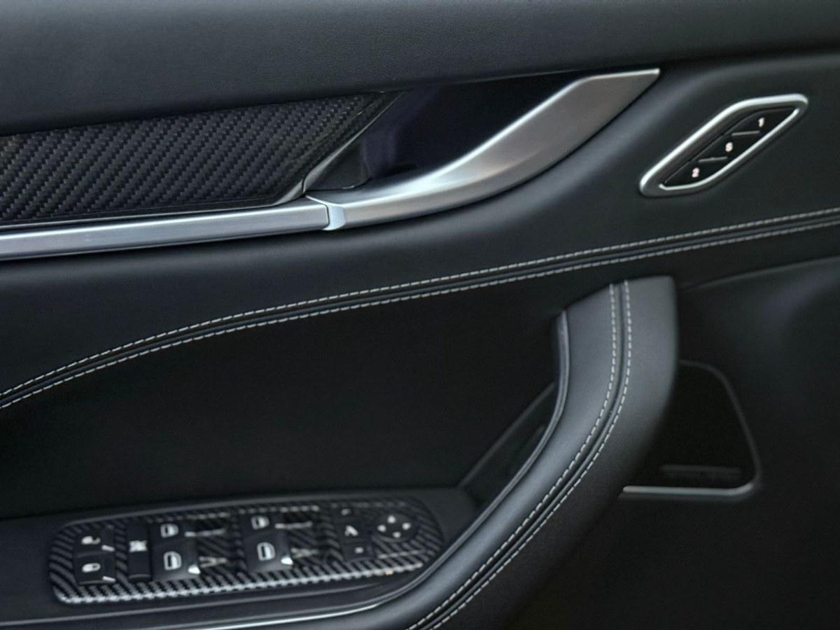 Maserati Levante foto 10