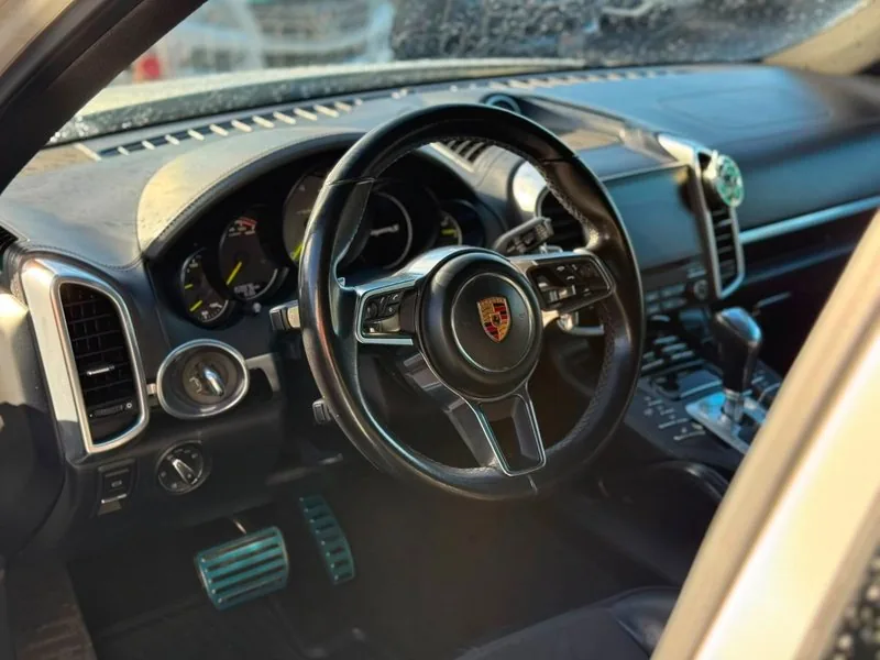 Porsche CAYENNE S HÍBRIDO foto 9