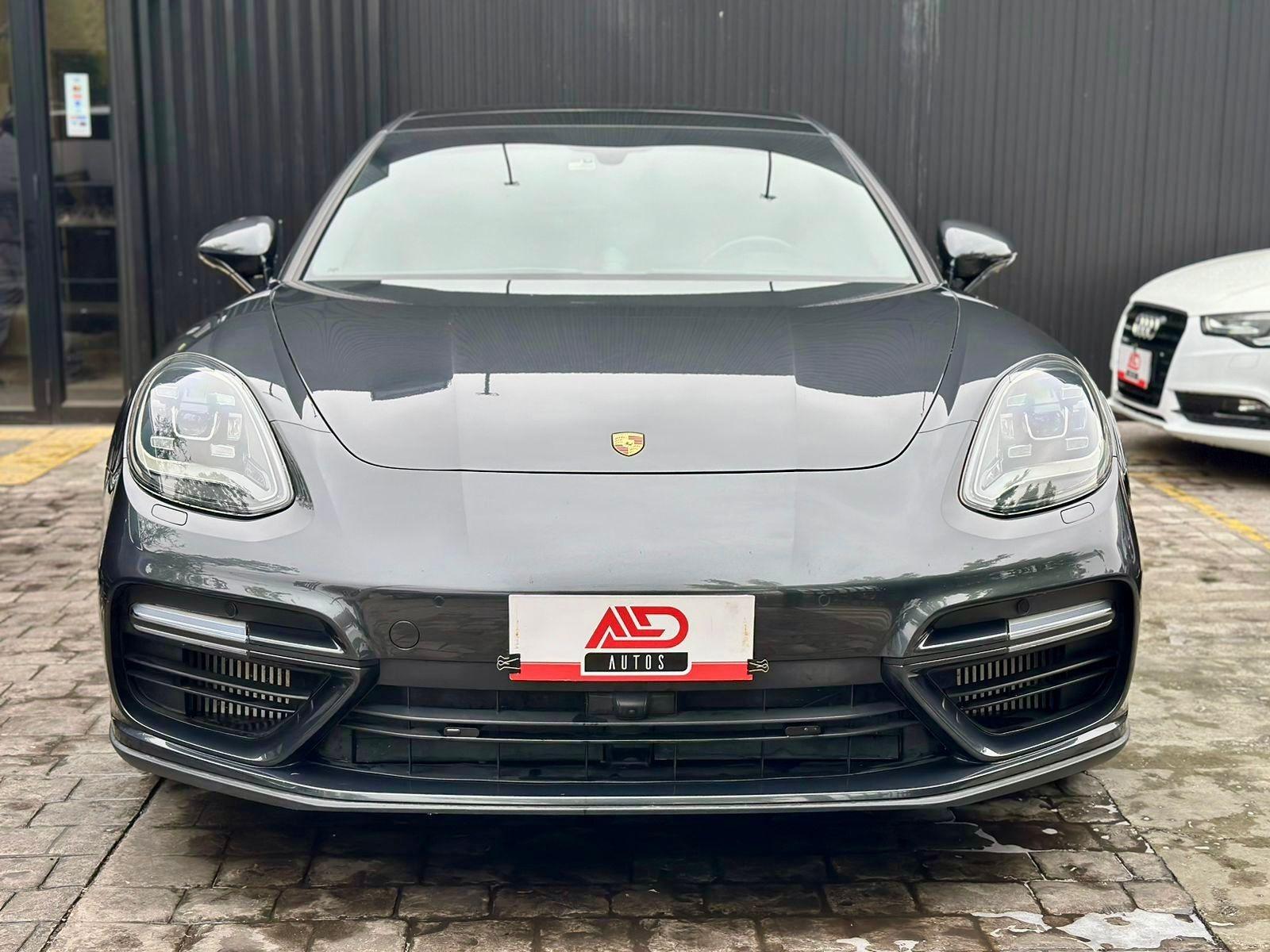 Porsche Panamera foto 1