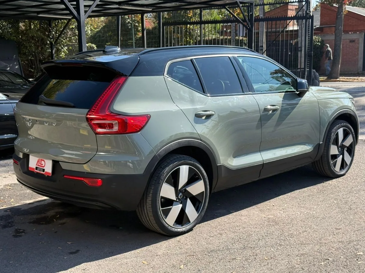 Volvo EX40 P8 AWD foto 4