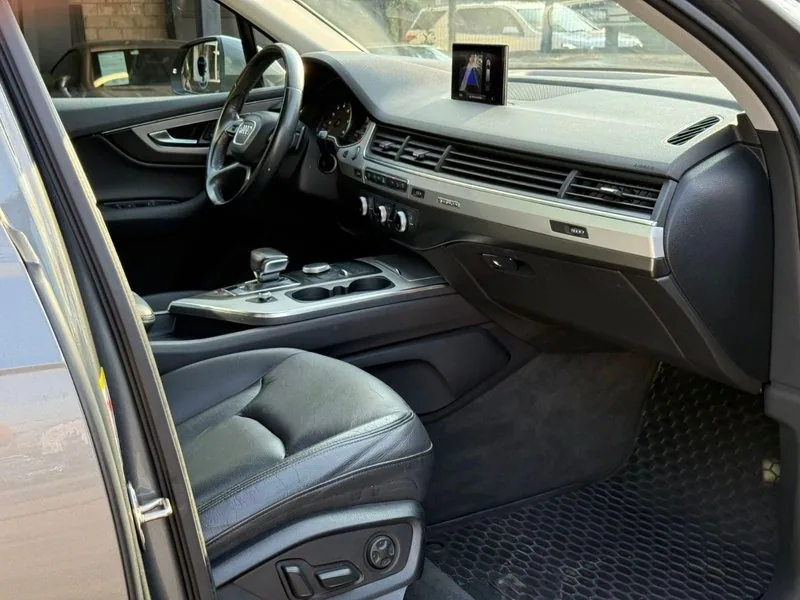 Audi Q7 2.0 TFSI QUATTRO 3 FILAS foto 10
