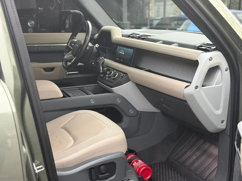 Land Rover DEFENDER 110 FIRST EDITION foto 16