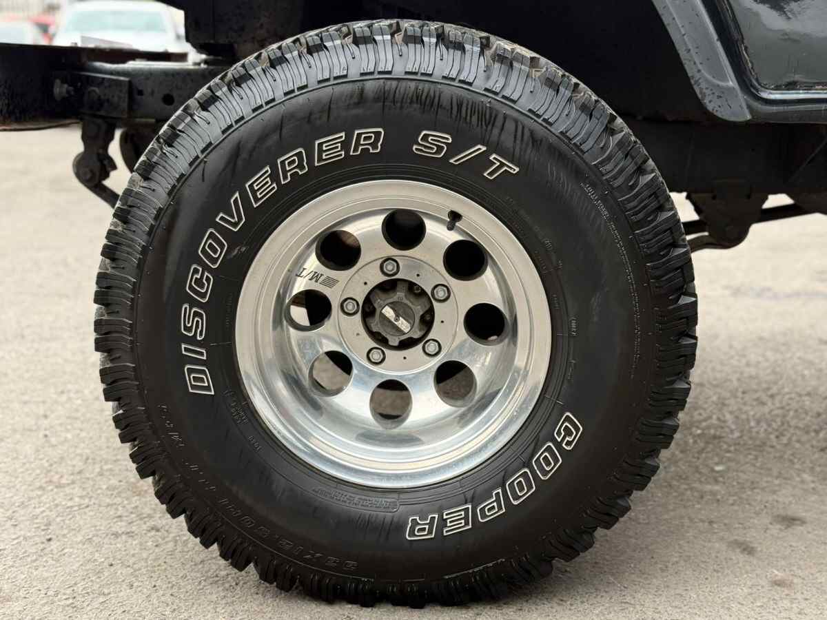 JEEP CJ7 AT V8 5.7 foto 6