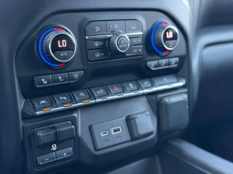 Chevrolet SILVERADO LTZ 5.3 foto 13