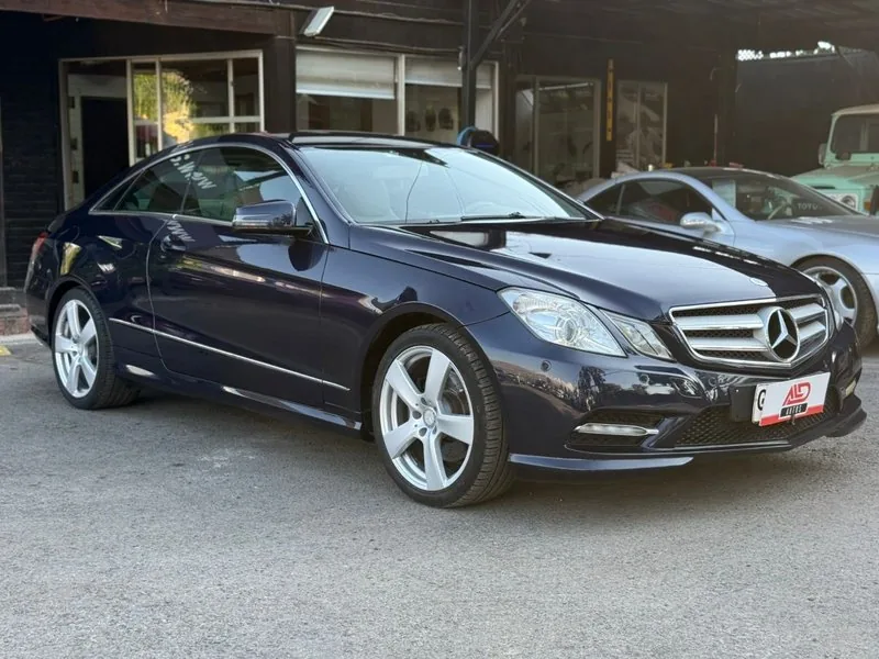 Mercedes-Benz E200 COUPE 2.0 TURBO foto 3