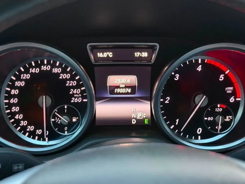 Mercedes-Benz ML 250 4 MATIC 2.2 DIESEL foto 10