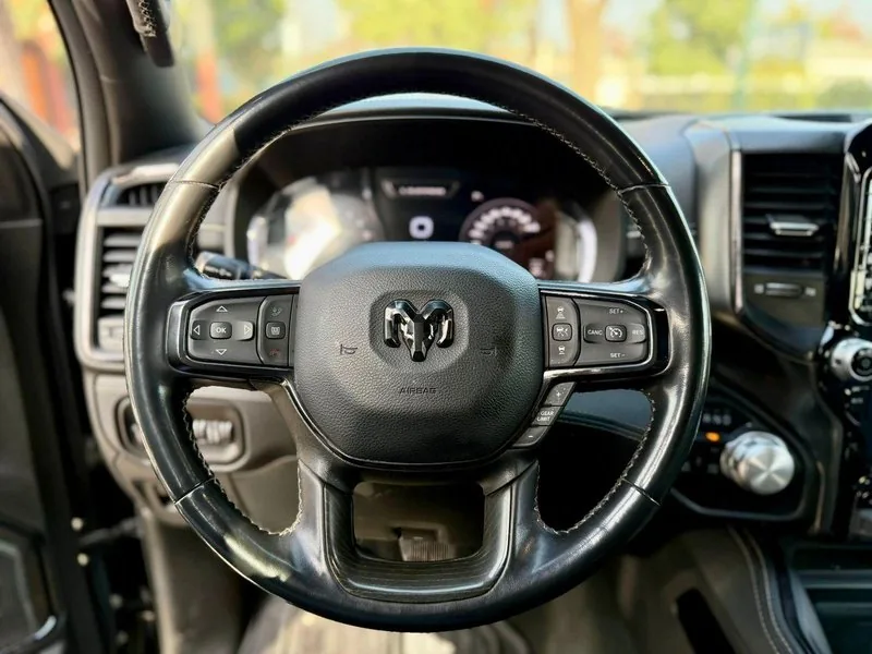 Ram 1500 LIMITED 4X4 foto 14