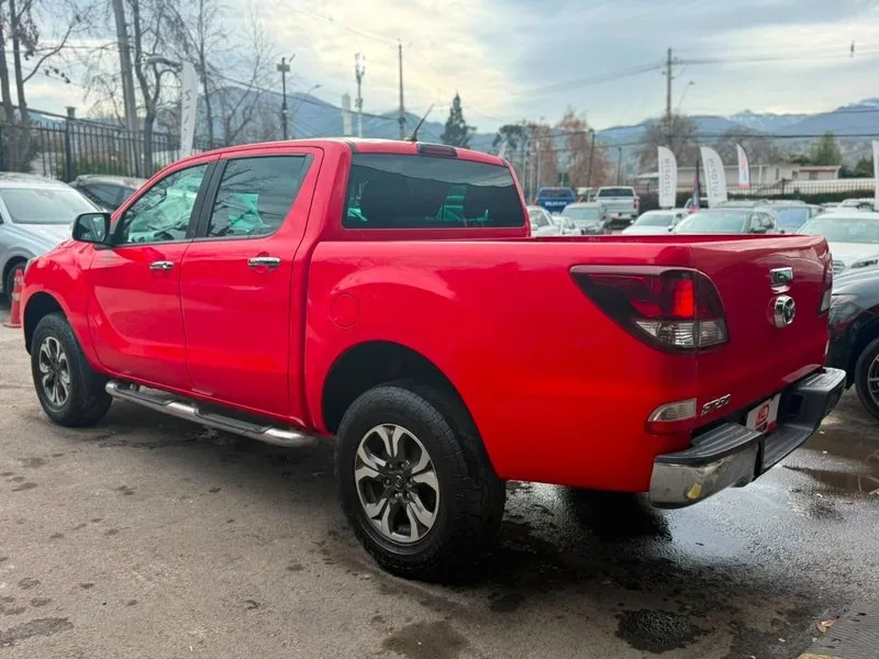 Mazda BT-50 SDX 4X4 3.2 AT FACTURABLE foto 6