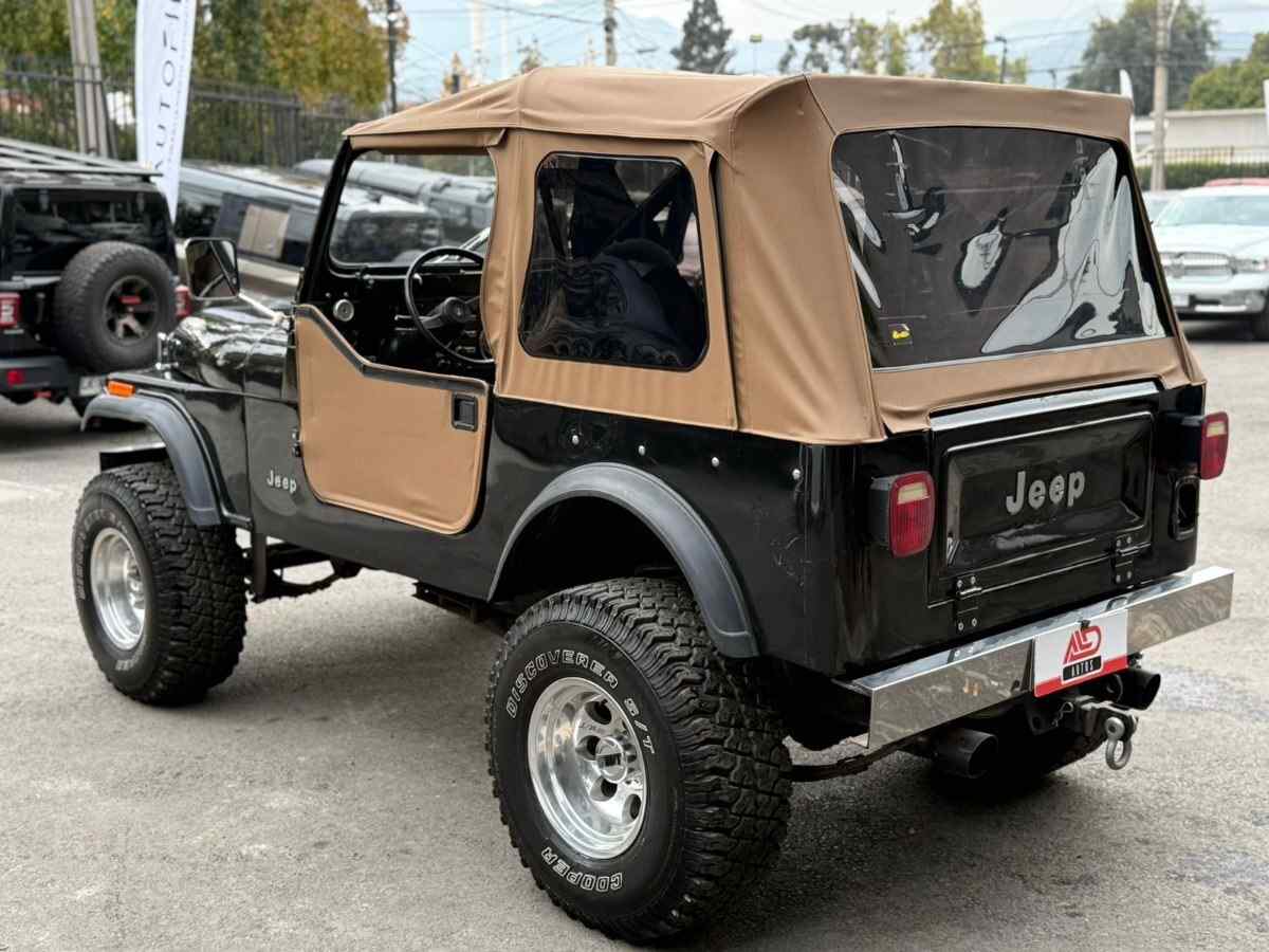 JEEP CJ7 AT V8 5.7 foto 7