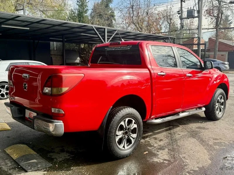 Mazda BT-50 SDX 2.2 MT 4X2 CON IVA foto 4