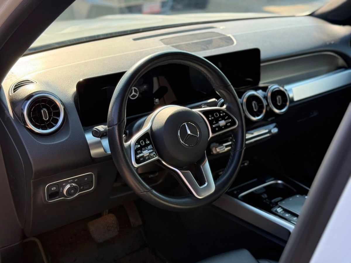 MERCEDES-BENZ GLB 200 foto 20