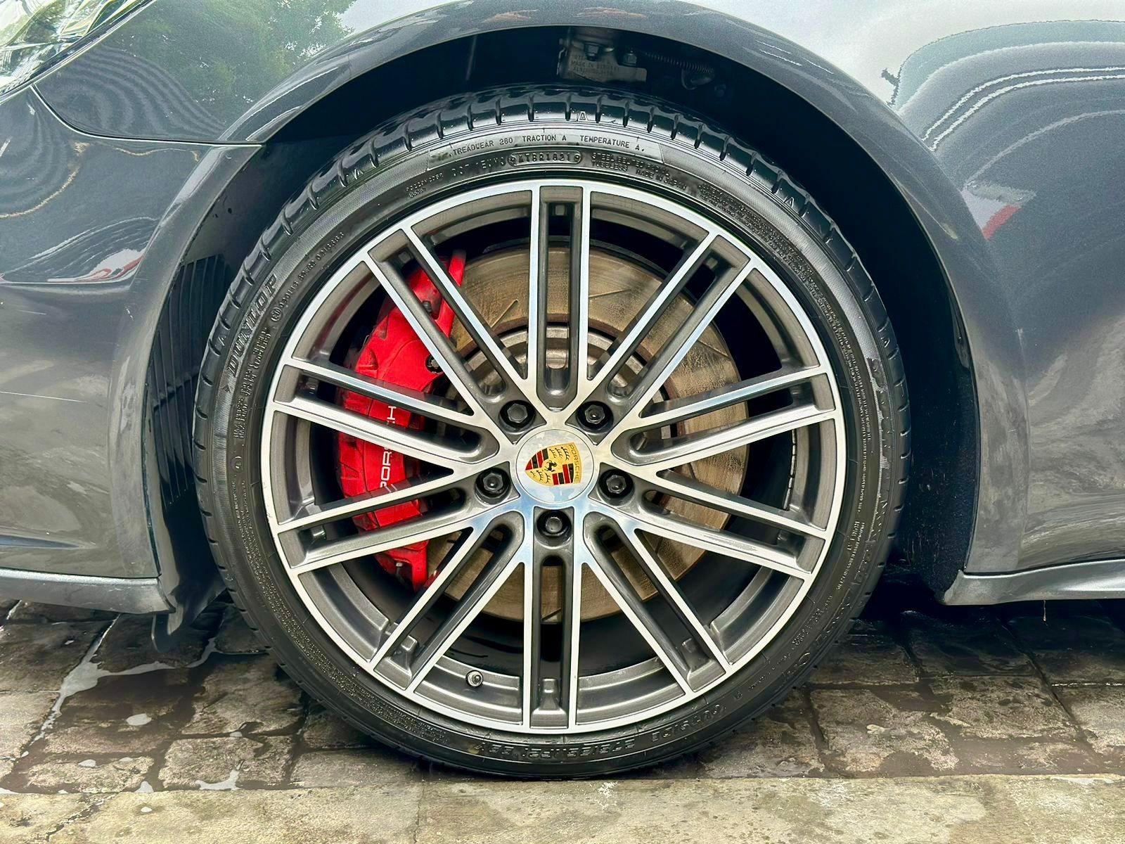Porsche Panamera foto 15