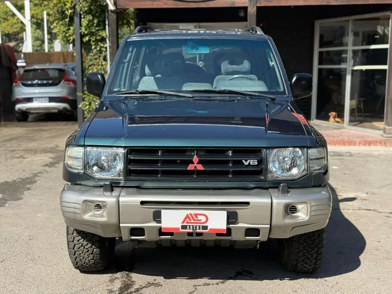 Mitsubishi MONTERO 3.5 CORTO DE COLECCION foto 2