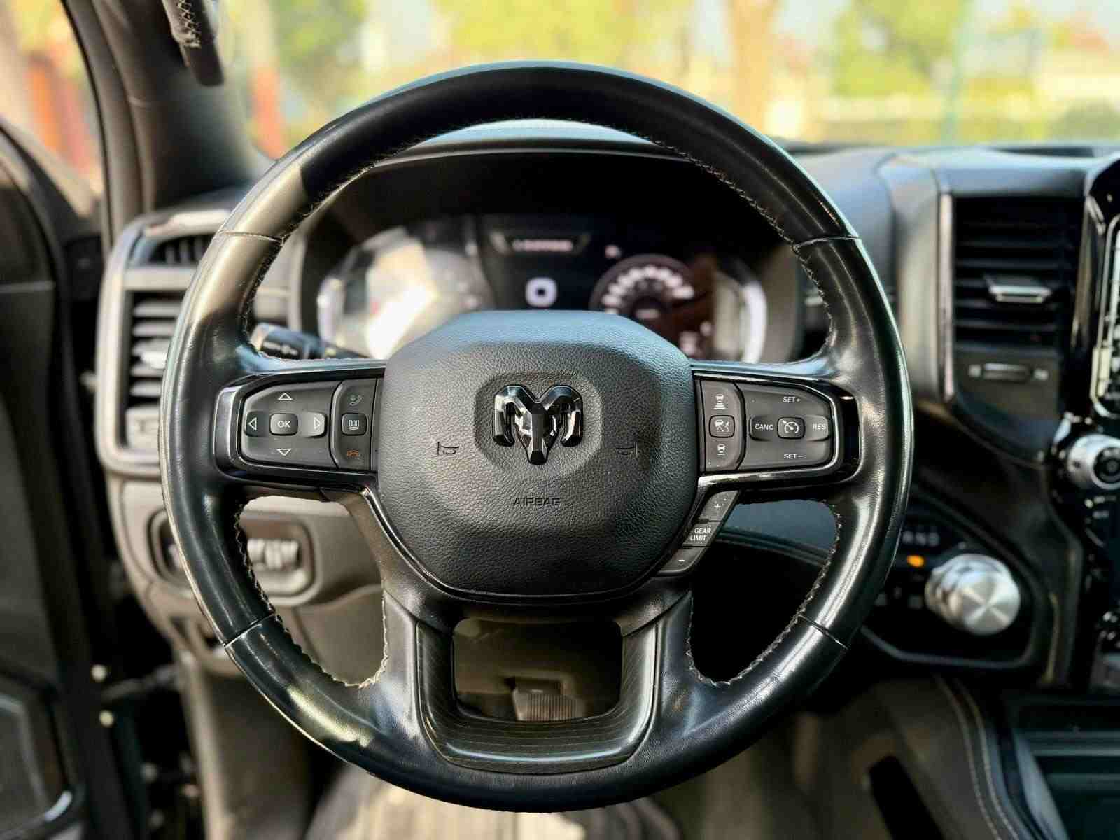 RAM 1500 Limited 4x4 foto 14