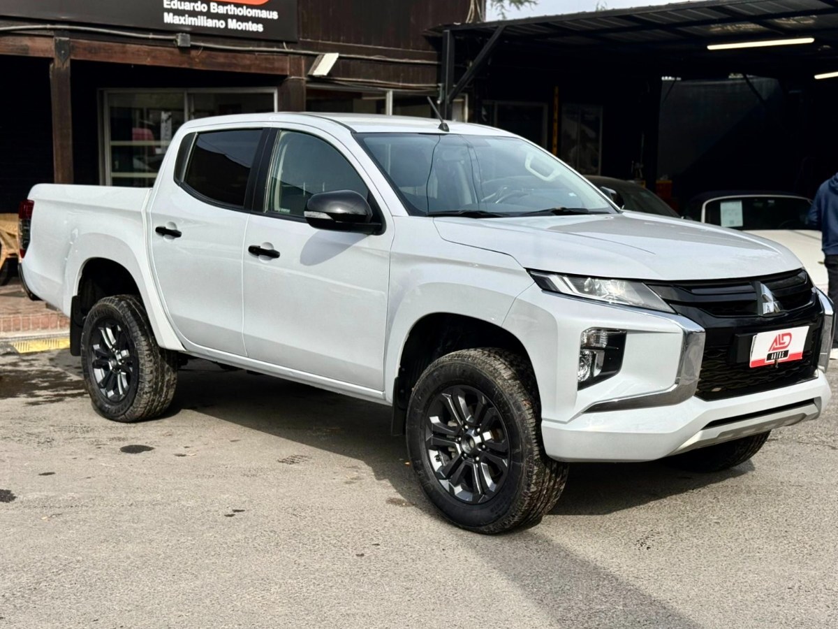 Mitsubishi L200 Dakar foto 3