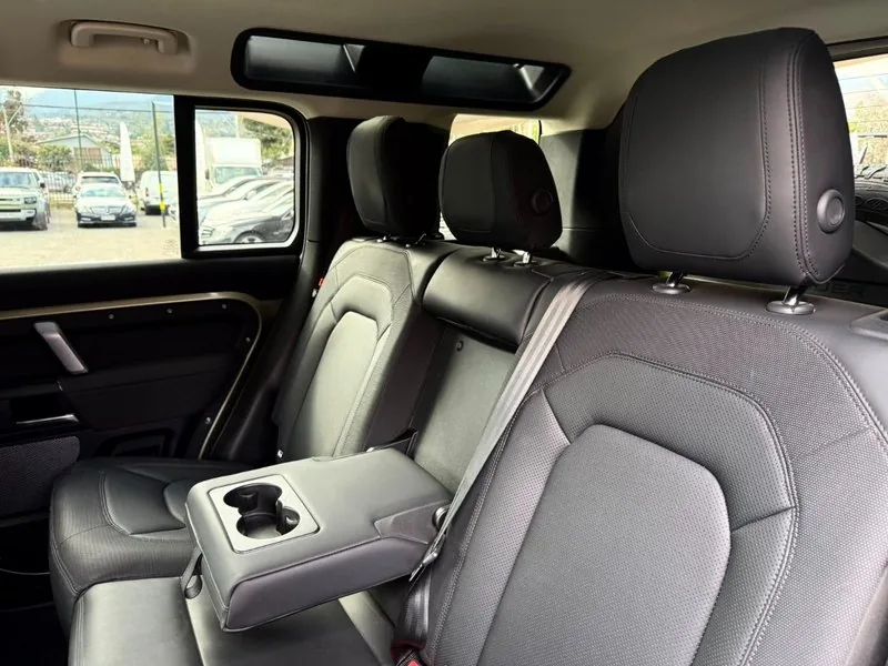 Land Rover DEFENDER 110 X DYNAMIC 3.0 foto 12