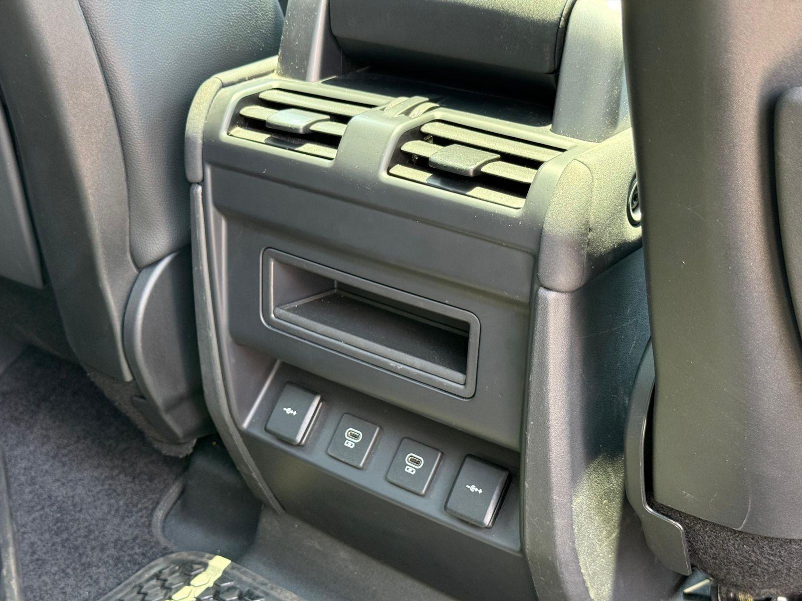 LAND ROVER DEFENDER 110 FIRST EDITION foto 17