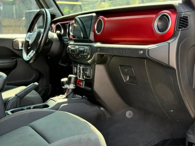 Jeep WRANGLER RUBICON UNLIMITED 3.6 EQUIPADO foto 19