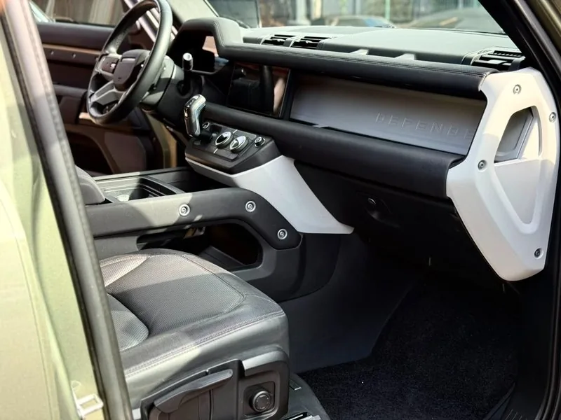 Land Rover DEFENDER 110 X DYNAMIC 3.0 foto 17