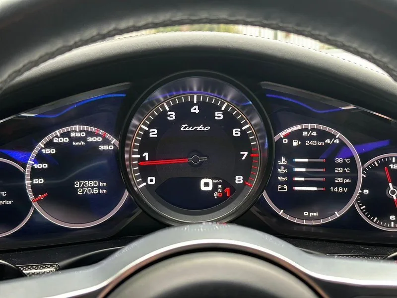 Porsche PANAMERA foto 18