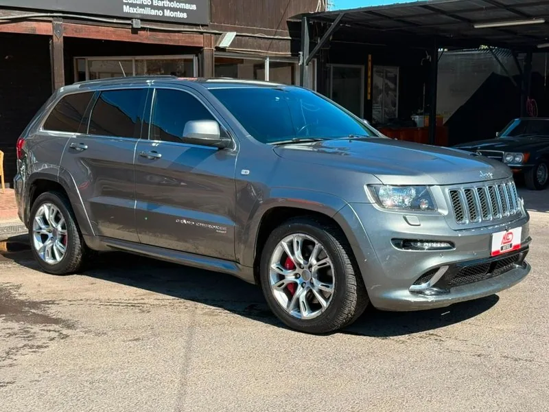 Jeep GRAND CHEROKEE SRT8 6.4 foto 3