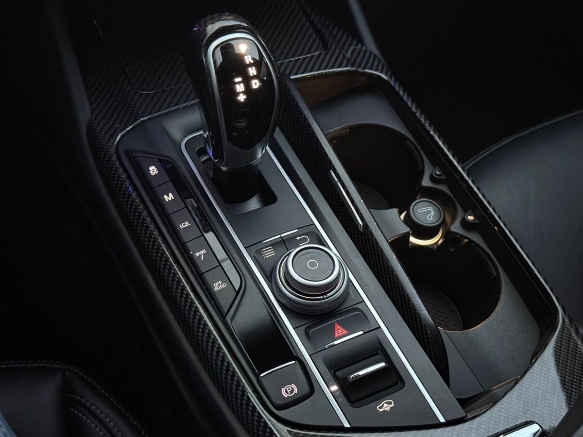 Maserati Levante foto 8