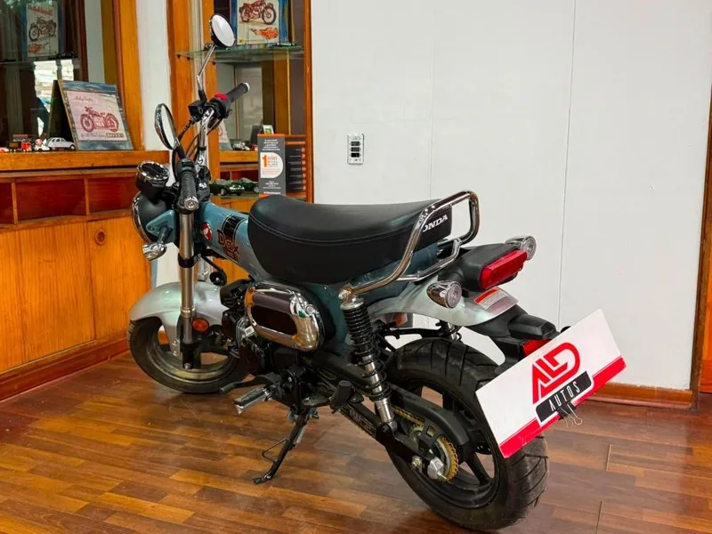 Honda DAX 125 CC JAPONESA foto 4