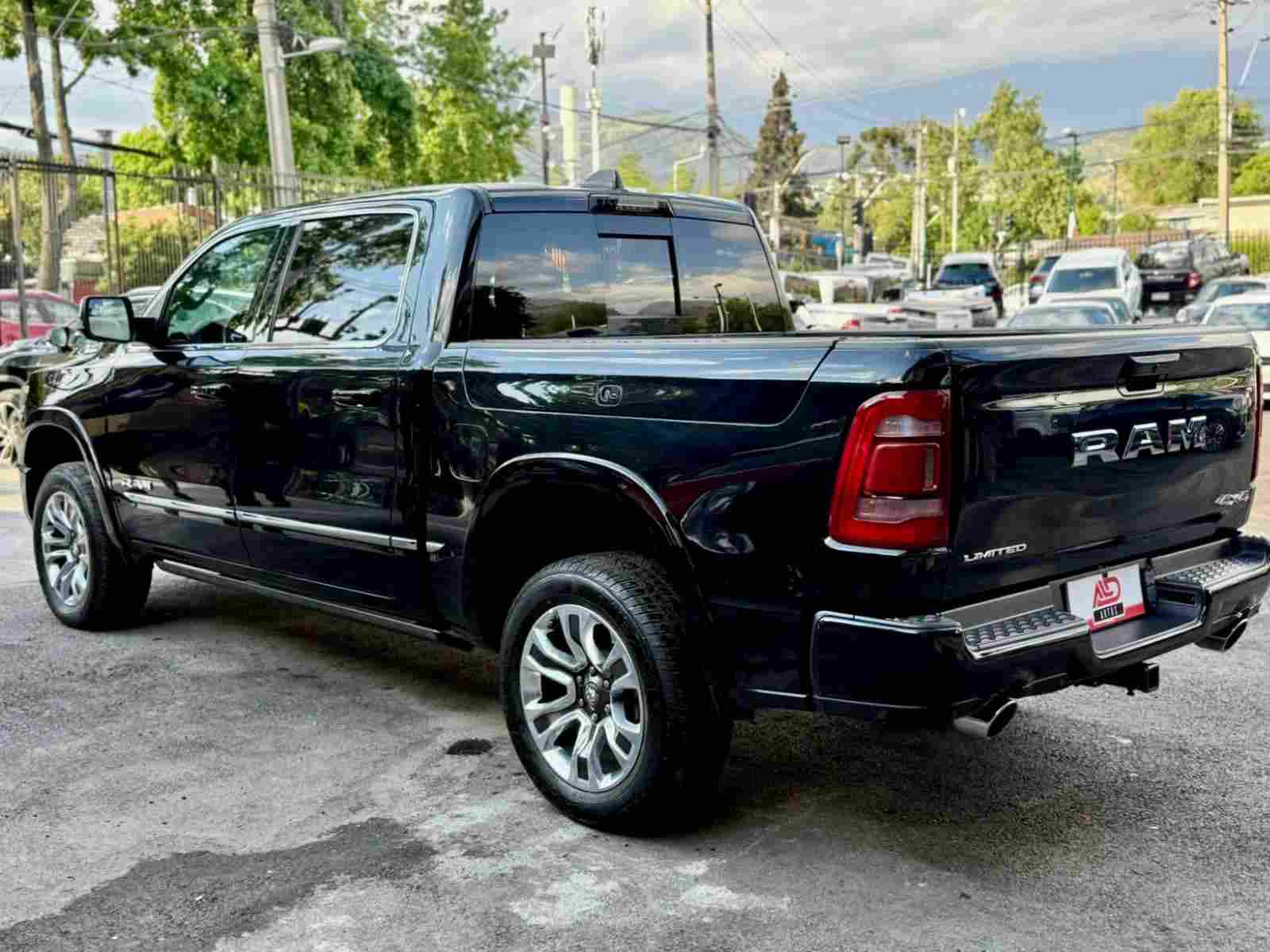 RAM 1500 Limited 4x4 foto 7