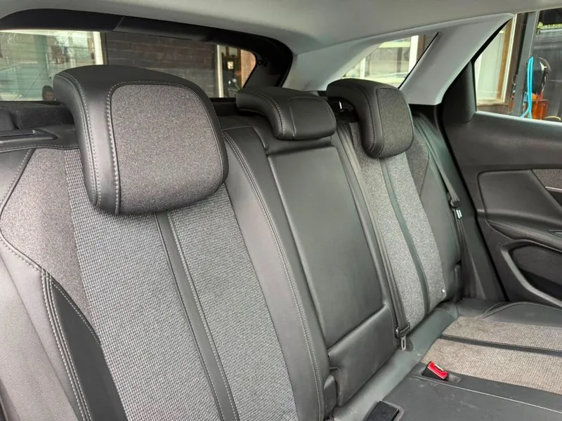 Peugeot 3008 ALLURE BLUE HDI 1.5T foto 13