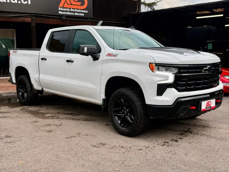 Chevrolet SILVERADO LT TRAIL BOSS 5.3 foto 3