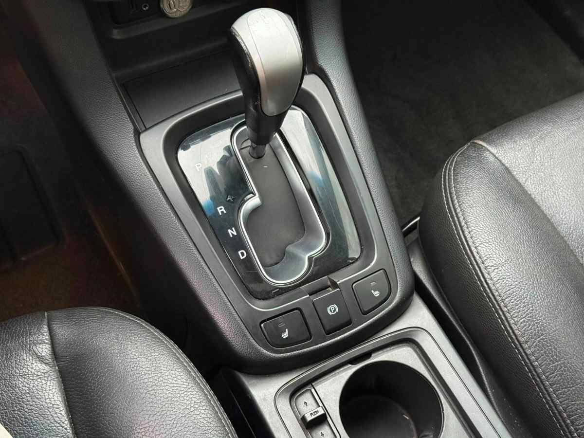 Chevrolet Captiva LTZ Diesel AWD foto 8