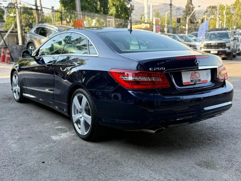 Mercedes-Benz E200 COUPE 2.0 TURBO foto 6