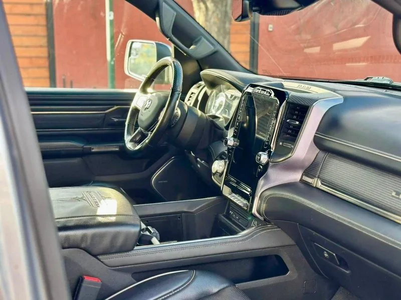 Ram 1500 LIMITED 5.7 foto 20