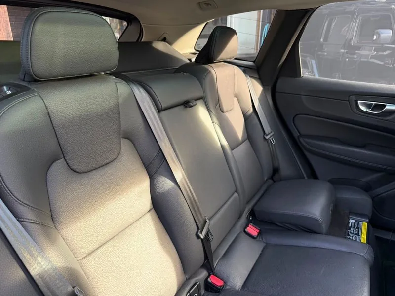 Volvo XC60 2.0 B5 AWD foto 14