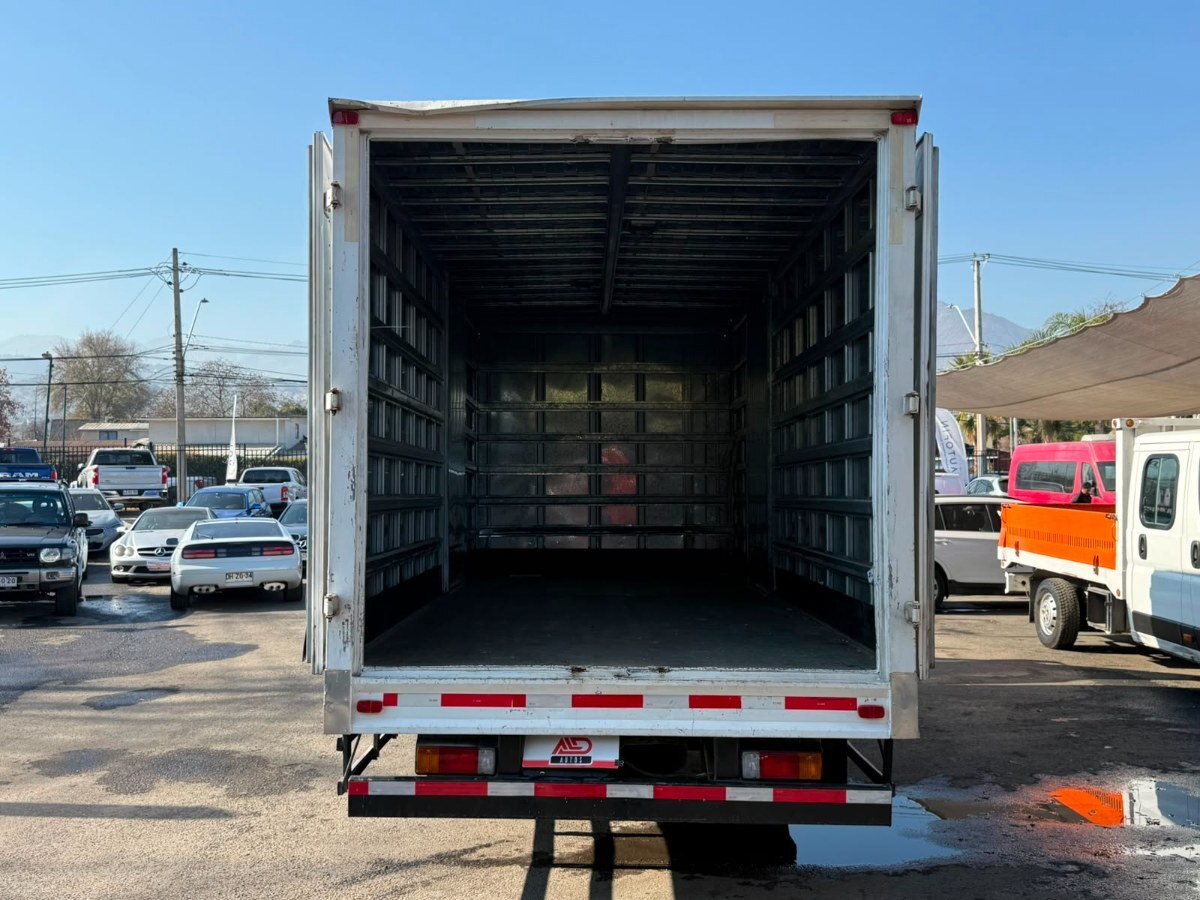 Hino XZU Carrozado foto 15