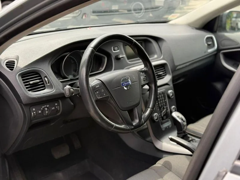 Volvo V40 CROSS COUNTRY T4 foto 8