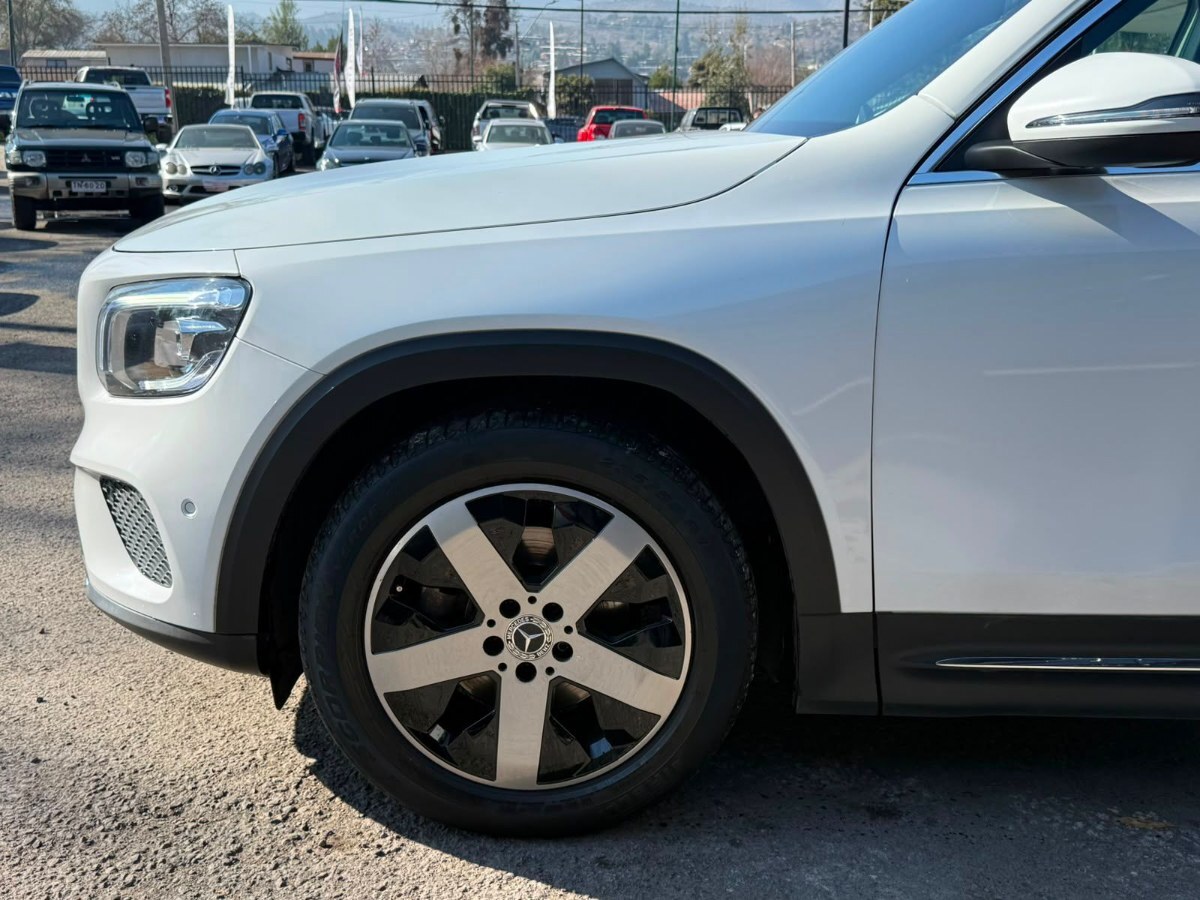 MERCEDES-BENZ GLB 200 foto 6